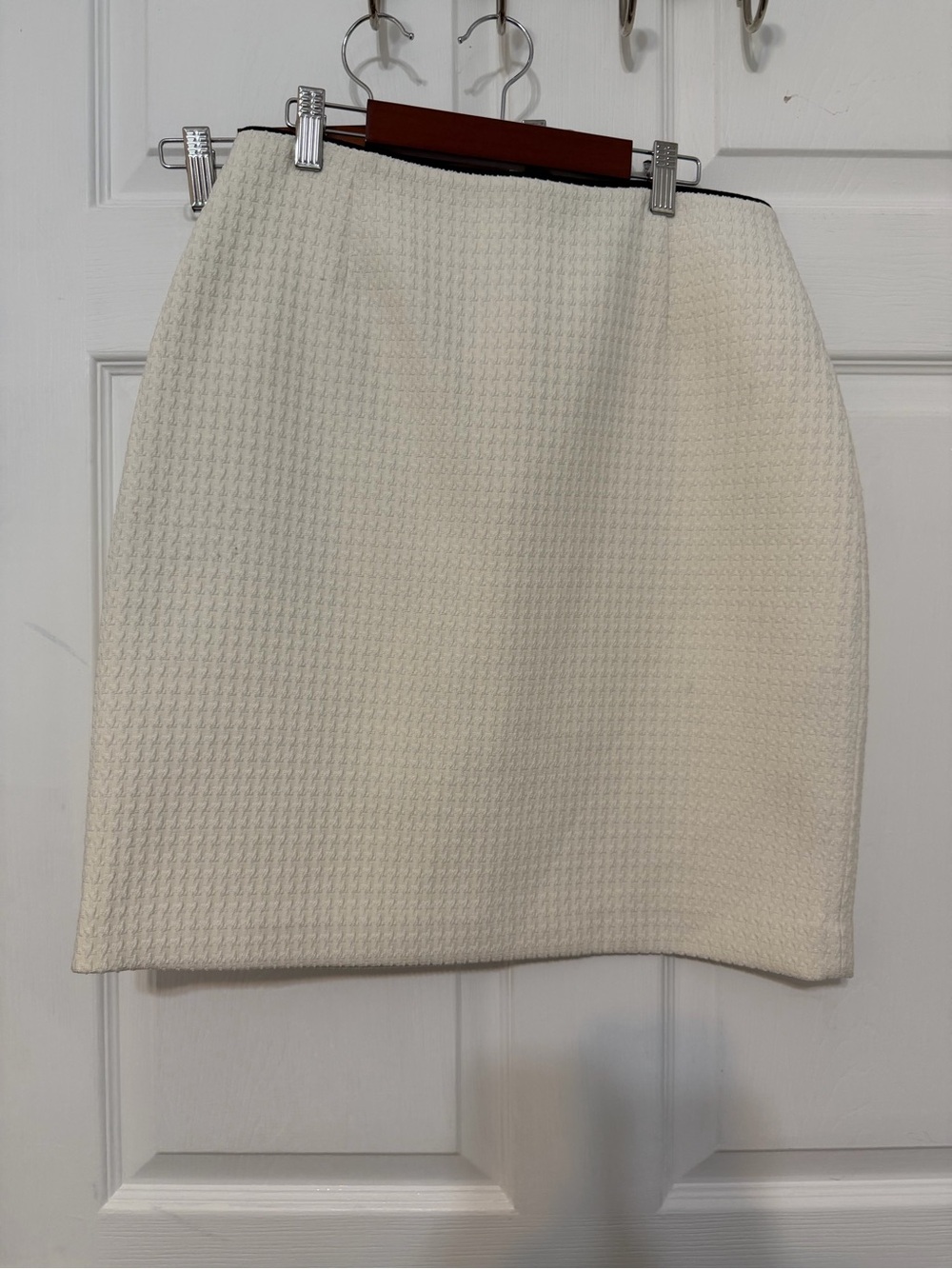 Women's Cream Textured Mini Skirt
